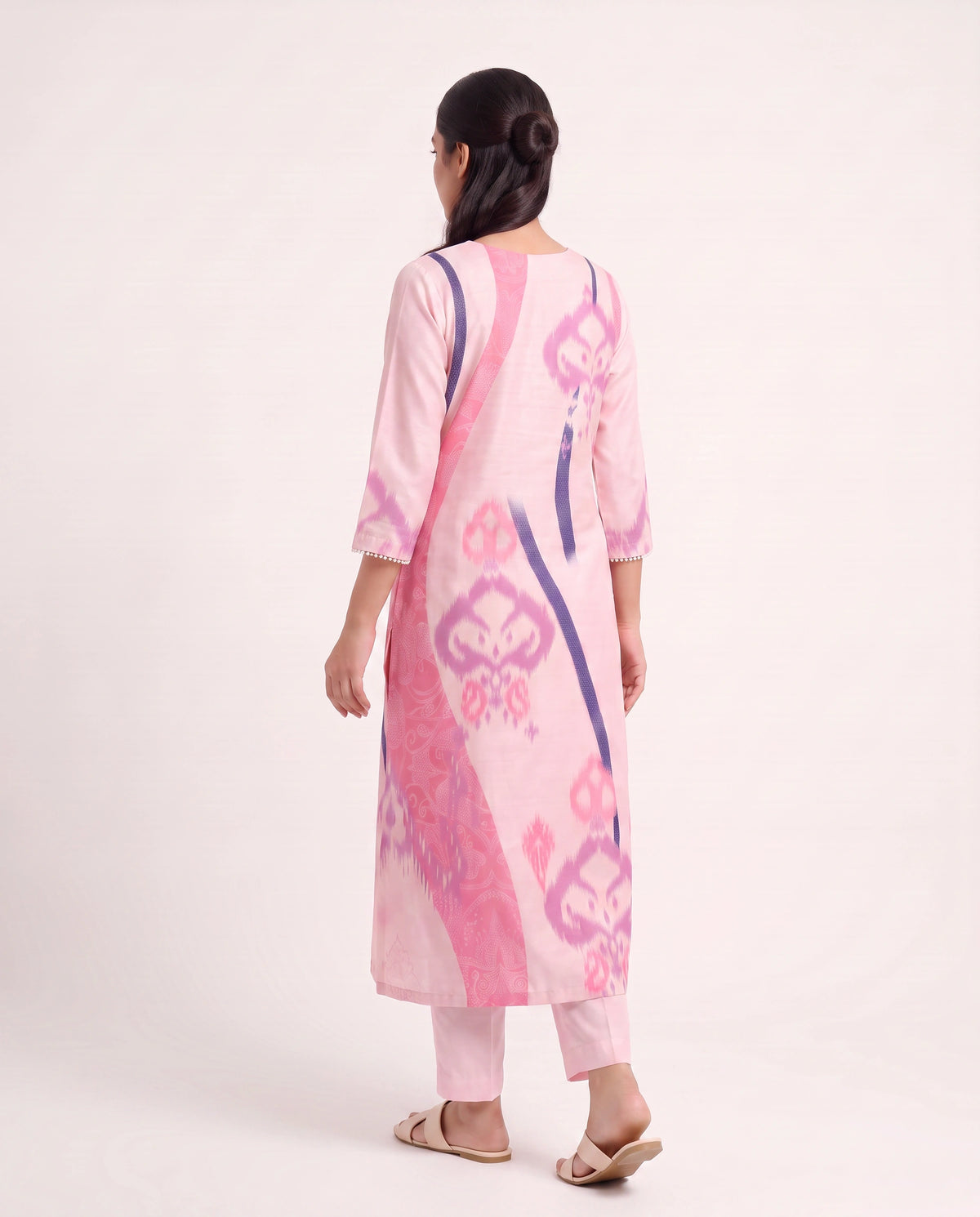 Mauve Pink Muslin Kurta Set with Pearl Border Details